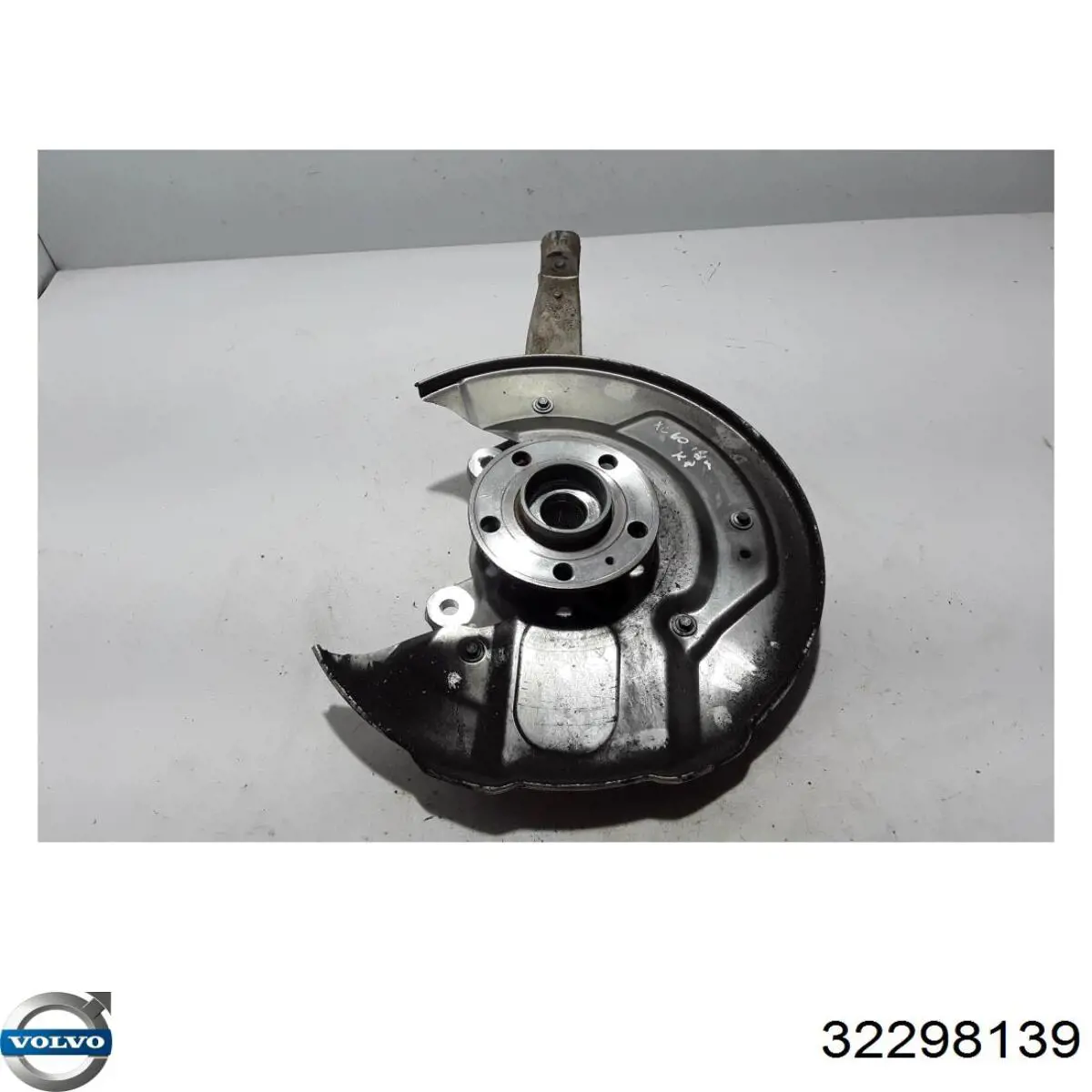 Czop (zwrotnica) przedni lewy Volvo 32298139 cena, od 364,39 USD