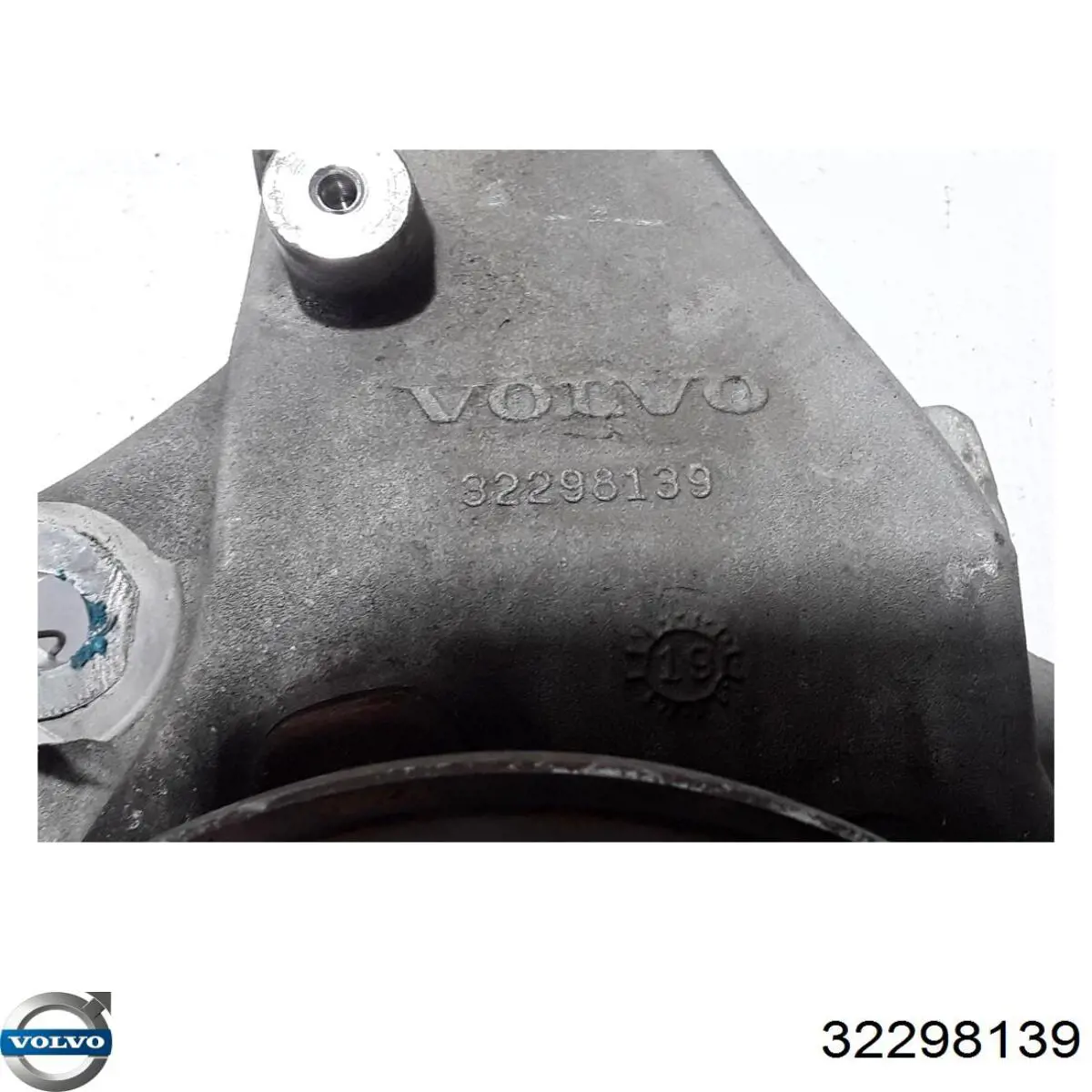 Do koszyka 32298139 Volvo Czop (zwrotnica) przedni lewy