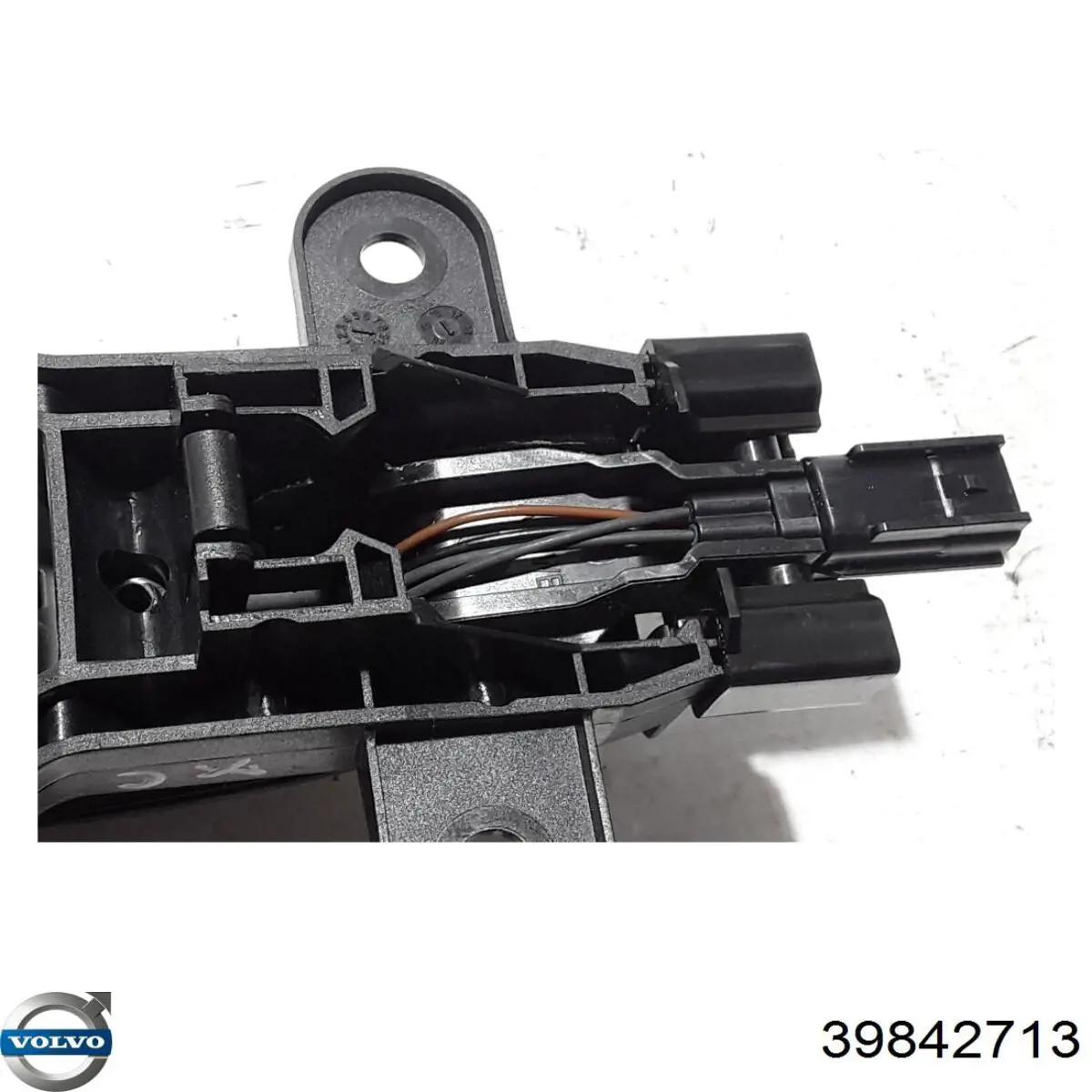 Klamka drzwi lewych zewnętrzna przednia/tylna 39842713 Volvo