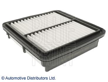 1378084A00 Suzuki Filtr powietrza