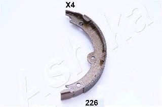 Klocki hamulca ręcznego Toyota 4653030020 cena, od 29,45 USD