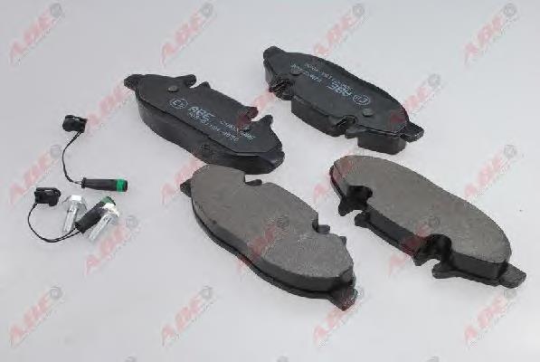Klocki hamulcowe przednie tarczowe A6394200100 Mercedes