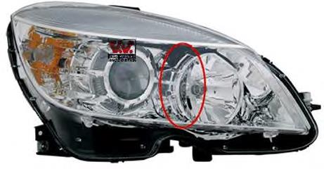 Reflektor lewy Mercedes A2049065103 cena, od 496,10 USD
