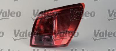 89070311 Nissan/Infiniti Lampa zespolona tylna prawa zewnętrzna