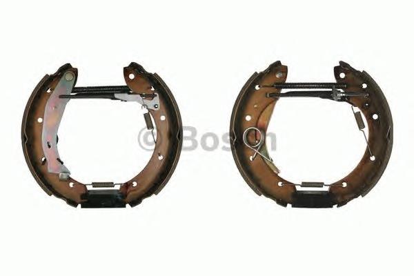 Klocki hamulcowe tylne bębnowe, kompletne z cylindrami, zestaw 0204114556 Bosch