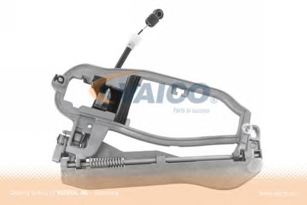 Pałąk zewnętrznej klamki drzwi przednich lewej 8243615 BMW
