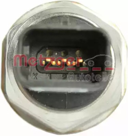 Czujnik ciśnienia paliwa 0906213 METZGER