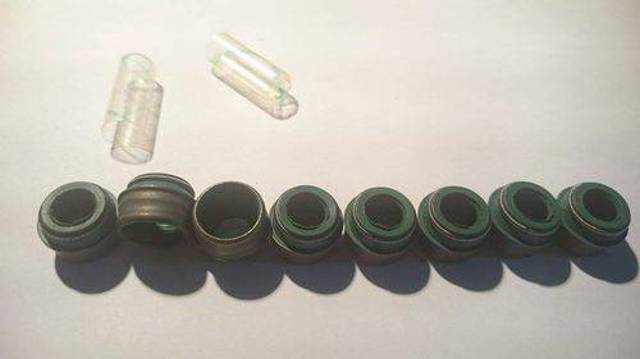 Uszczelniacz zaworu dolotowego/wylotowego Volkswagen Golf 1 17