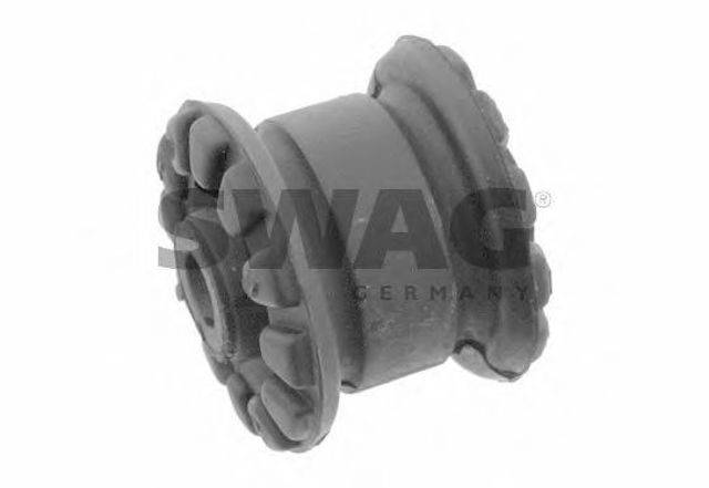 Silentblock przedniego wahacza dolnego 32690007 SWAG