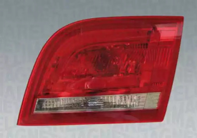 Lampa zespolona tylna lewa wewnętrzna 714021920702 MAGNETI MARELLI