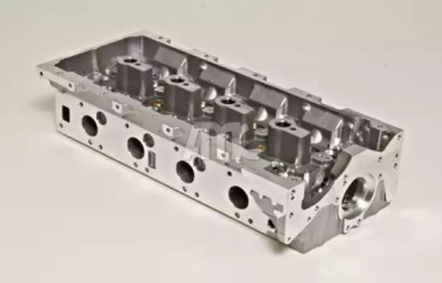 Głowica cylindrów 908574 AMC