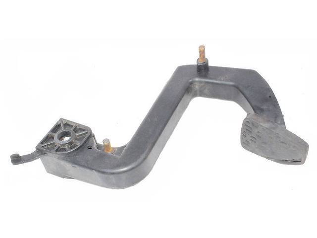 Pedał sprzęgła A9012902416 MERCEDES