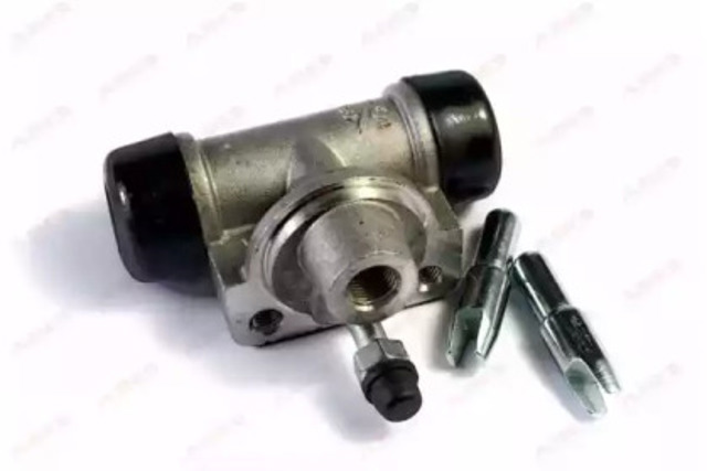 Cylinder hamulcowy Nissan Urvan