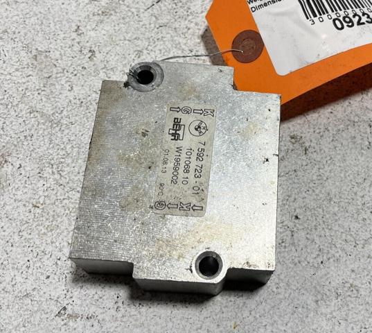 Termostat chłodzenia oleju automatycznej skrzyni biegów 17227592723 BMW