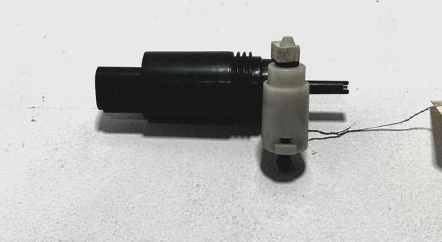 Pompka spryskiwacza szyby przedniej 2318660021 MERCEDES