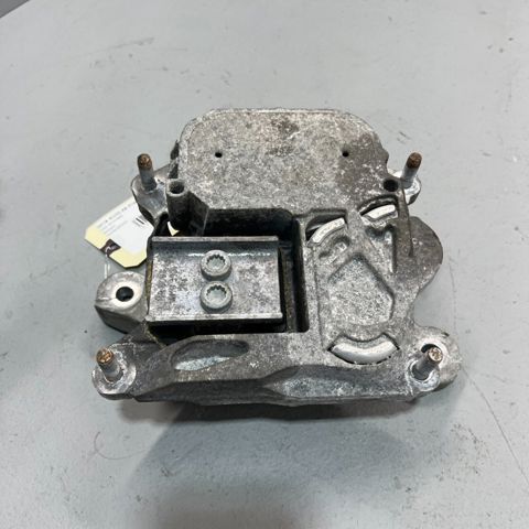 Poduszka (podpora skrzyni biegów) 4M0399153AA VAG