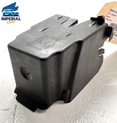 Zaślepka klamki drzwi zewnętrznych tylnych lewych 51117308803 BMW