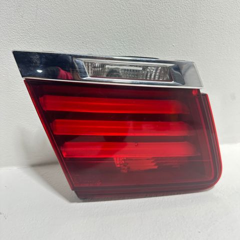 Lampa zespolona tylna lewa wewnętrzna 63217300271 BMW