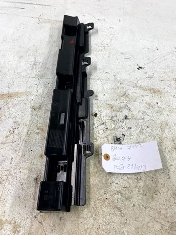 Wspornik nakładki progu zewnętrznego prawej 7256916 BMW
