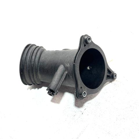 Króciec powietrza, wlot do turbiny (doładowanie) 8601683 BMW