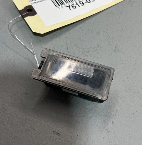 Lampa oświetlenia tylnej tablicy rejestracyjnej BB5313550AA FORD