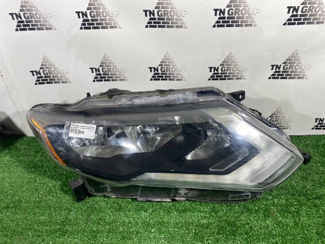 Reflektor prawy 260106FL1A NISSAN