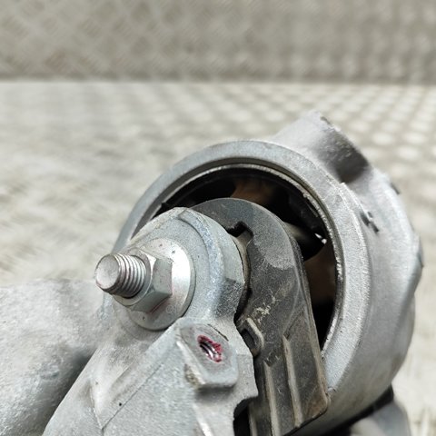 Poduszka (podpora) silnika lewa Toyota RAV4 5 A5