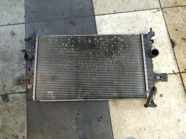 Chłodnica silnika 13128818 OPEL