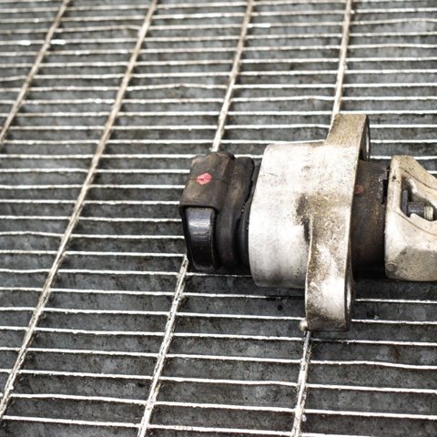 Poduszka (podpora) silnika przednia KIA Sportage 4 QL