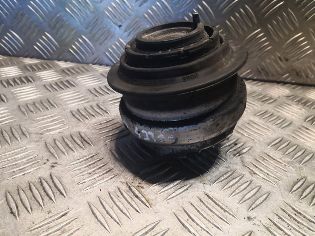 Poduszka (podpora) silnika lewa Mercedes S W220