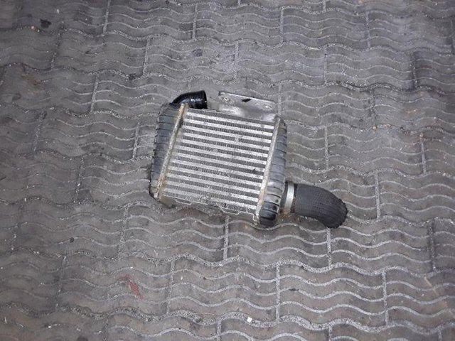 Chłodnica intercoolera 2827027010 HYUNDAI