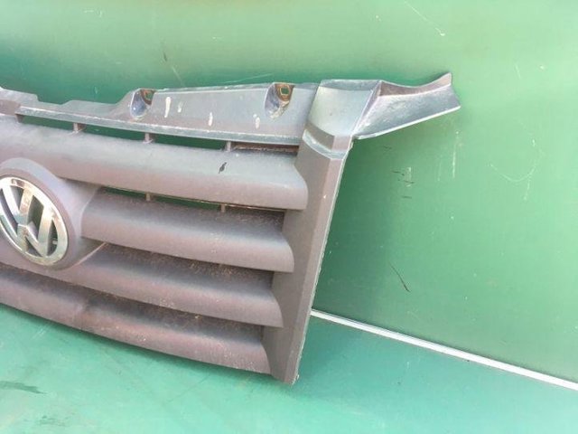 Atrapa chłodnicy 2E0853653 VAG