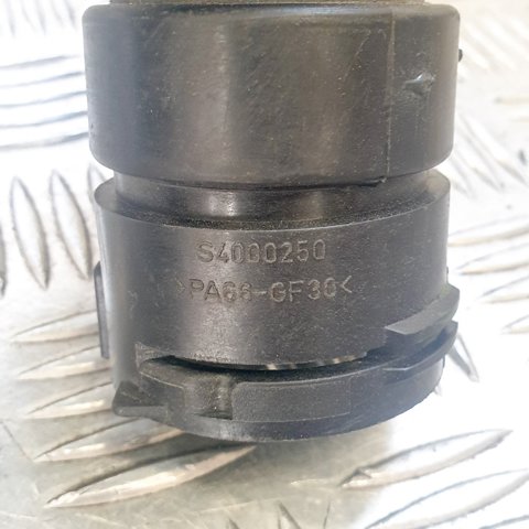 Przewód (króciec) chłodnicy górny Volvo S60 2 134