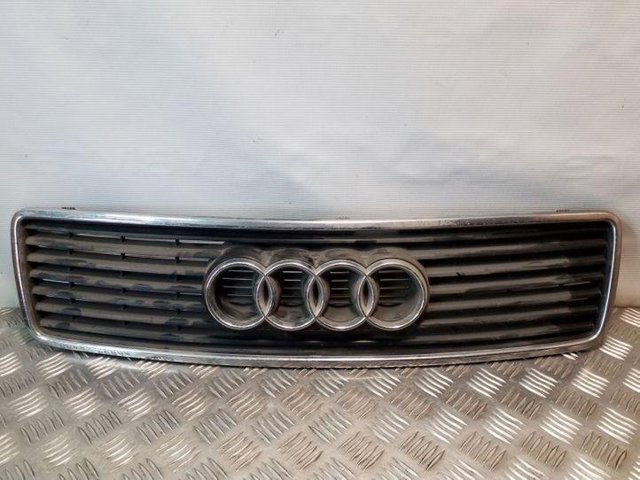 Atrapa chłodnicy Audi 100 4A2