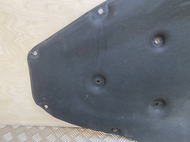 Wygluszenie maski BMW 2 F23