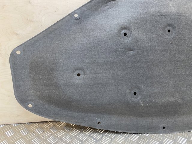 Wygluszenie maski BMW 2 F23