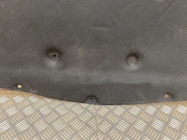 Wygluszenie maski BMW 2 F23