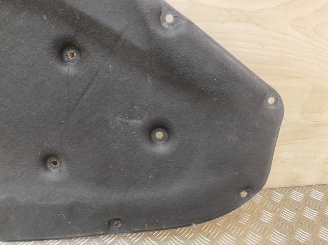 Wygluszenie maski BMW 2 F23