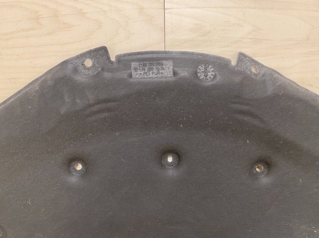 Wygluszenie maski BMW 2 F23