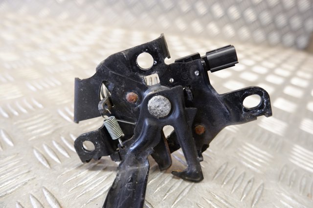 Zamek maski Toyota RAV4 4 A4