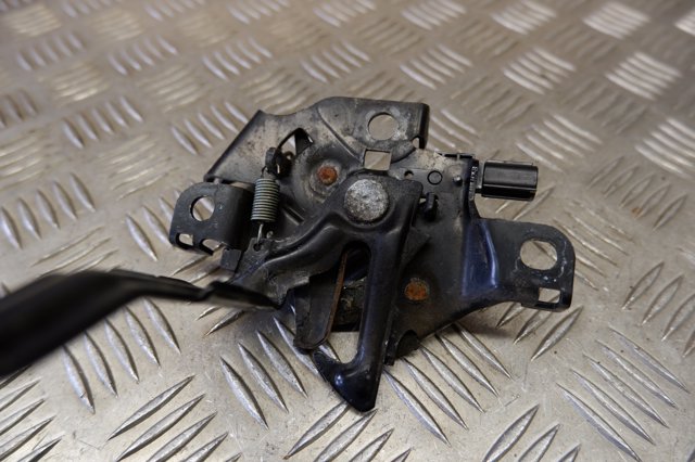 Zamek maski Toyota RAV4 4 A4