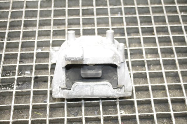 Poduszka (podpora) silnika prawa 5N0199262F VAG