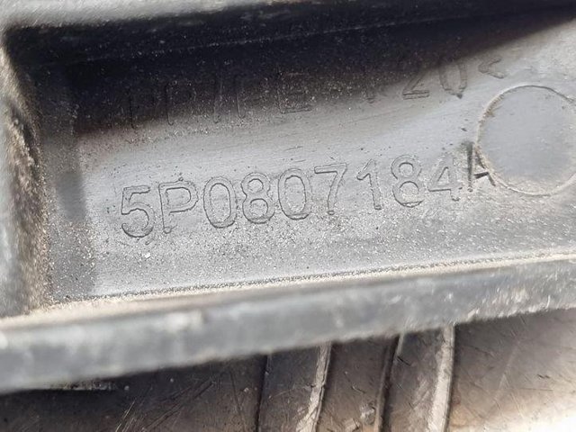 Wspornik zderzaka przedniego prawy 5P0807184A VAG/Seat