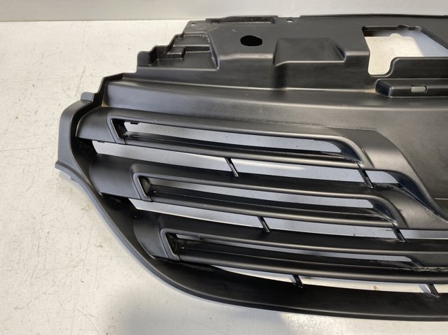 Atrapa chłodnicy Renault Trafic 3