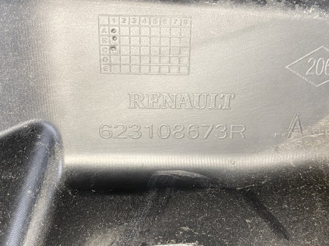 Atrapa chłodnicy Renault Trafic 3