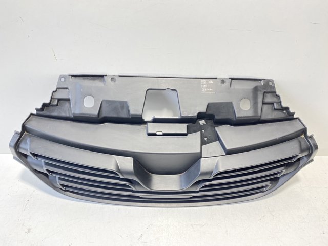 Atrapa chłodnicy Renault Trafic 3