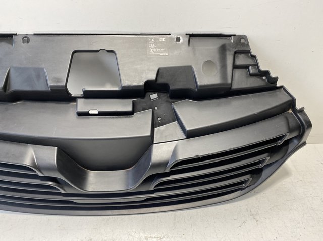 Atrapa chłodnicy Renault Trafic 3