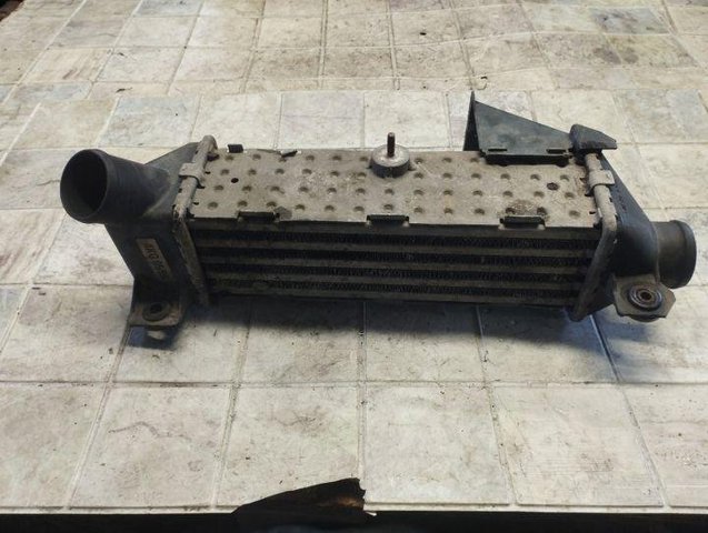 Chłodnica intercoolera Volkswagen Caddy 2 9K9