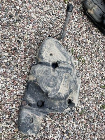 Zbiornik paliwa Toyota Avensis 3 T27