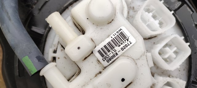 Moduł pompy paliwowej z czujnikiem poziomu paliwa 77020K0080 TOYOTA